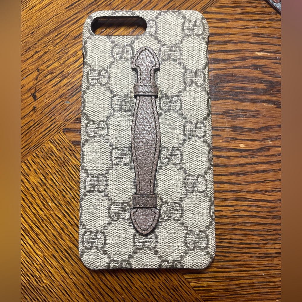 Brand new iphone 8plus gucci case, bought before the pandemic and never used it